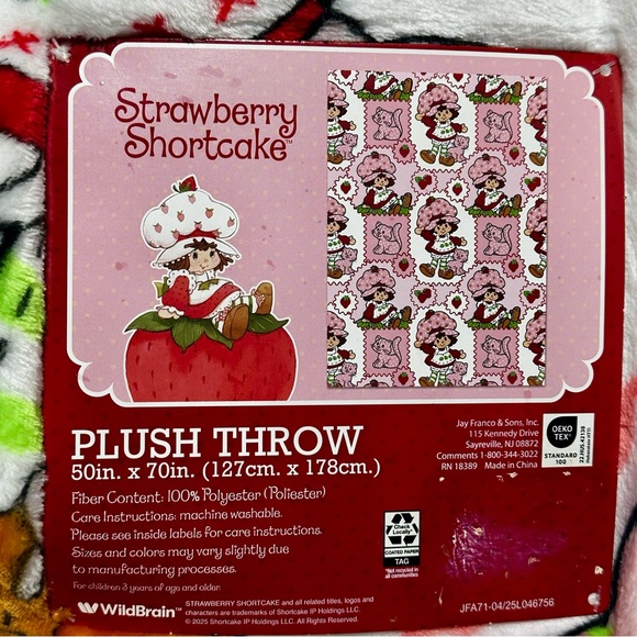 Strawberry Shortcake Viral Plush Throw Blanket. Kids/Women - Picture 5 of 6